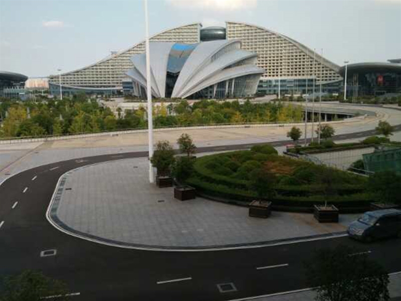 武漢國(guó)際博覽中心彩鋼瓦面防水和電梯井防水維修